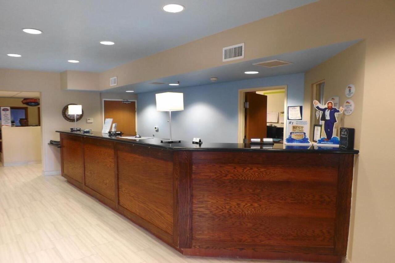 Baymont By Wyndham Roswell Hotel Bagian luar foto