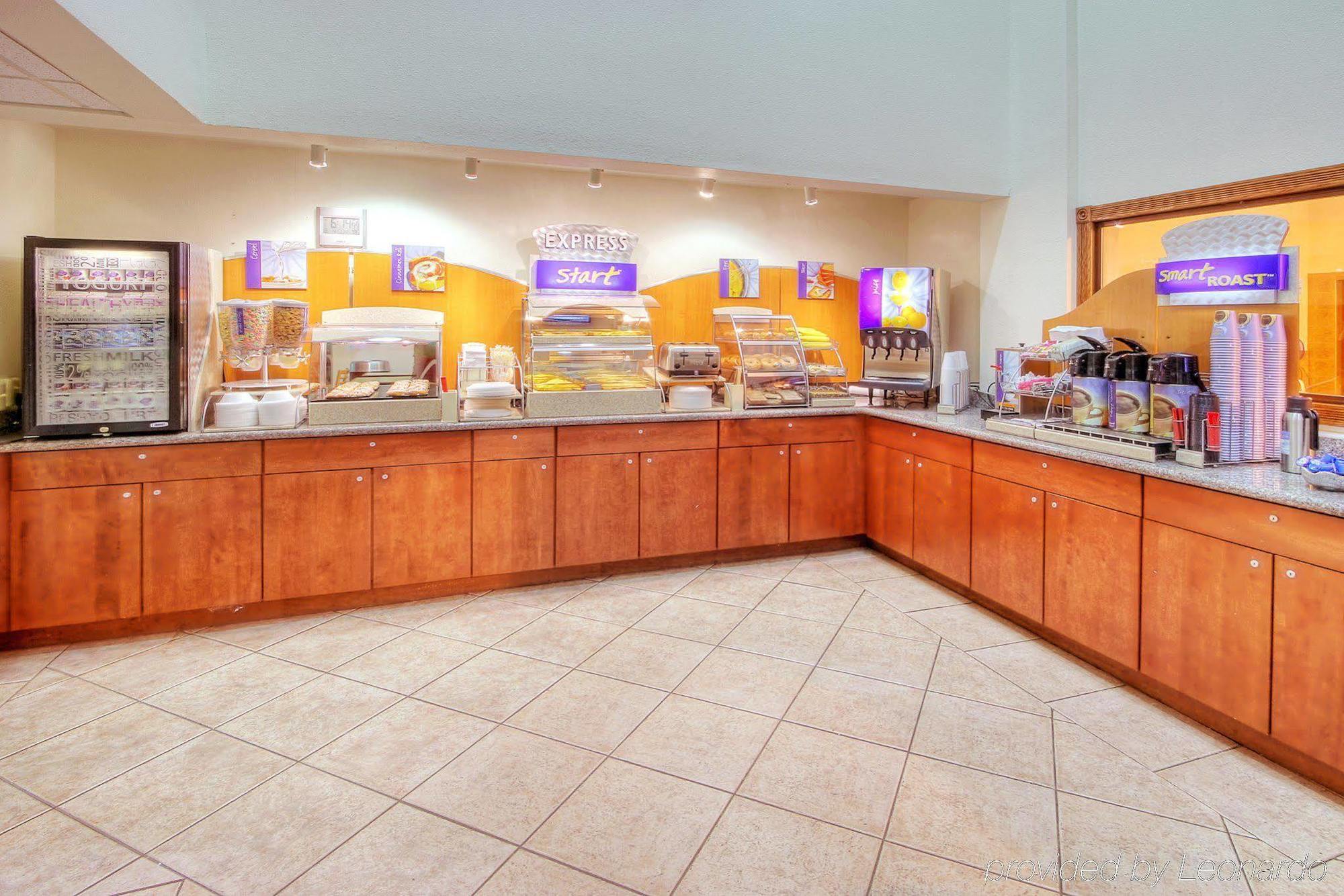 Baymont By Wyndham Roswell Hotel Bagian luar foto