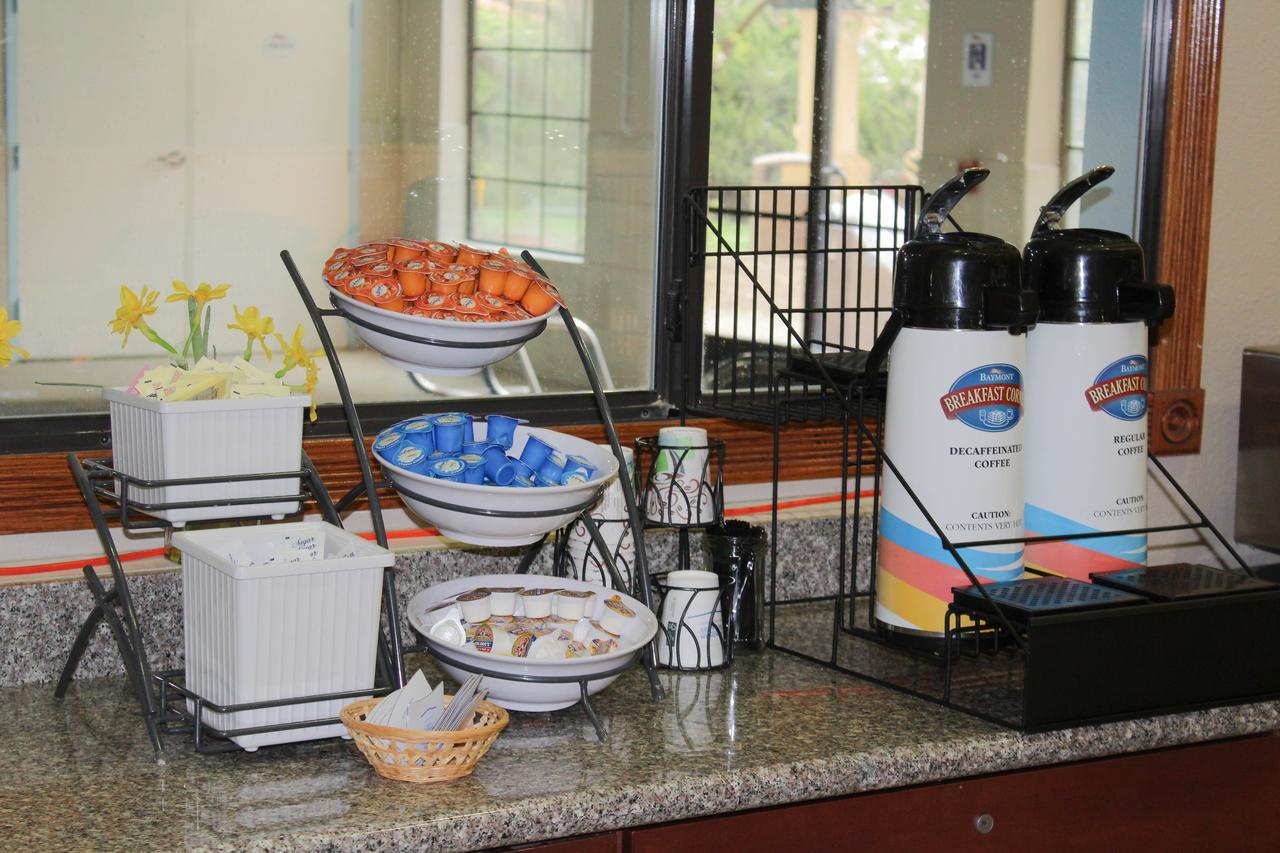Baymont By Wyndham Roswell Hotel Bagian luar foto