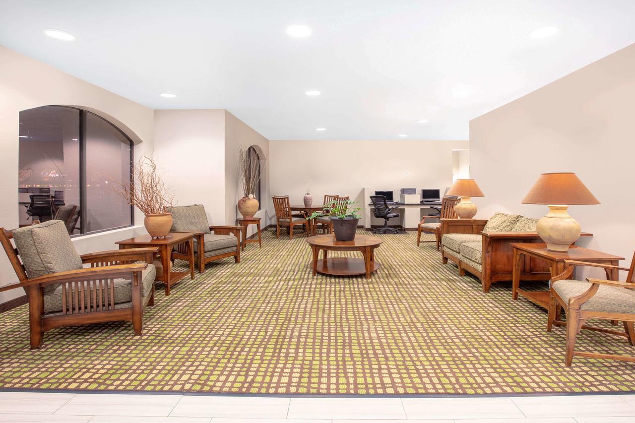 Baymont By Wyndham Roswell Hotel Bagian luar foto