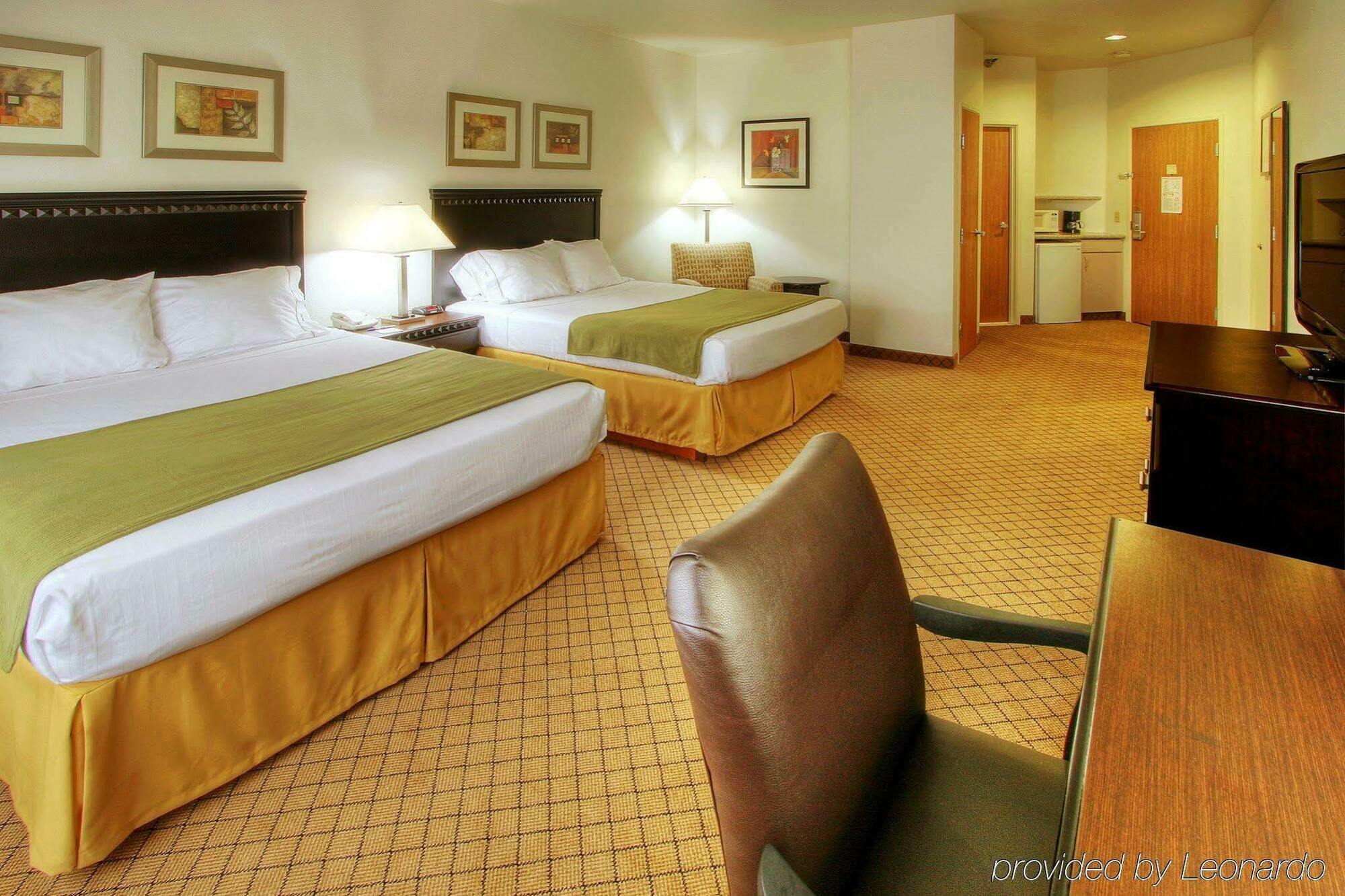 Baymont By Wyndham Roswell Hotel Bagian luar foto